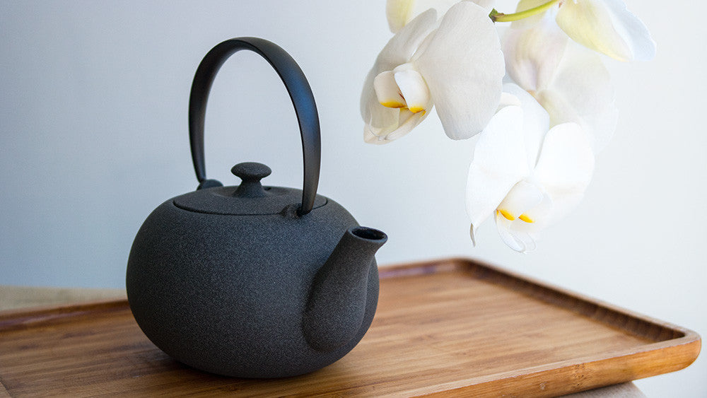 Wazuqu Fuku Small Cast-Iron Teapot