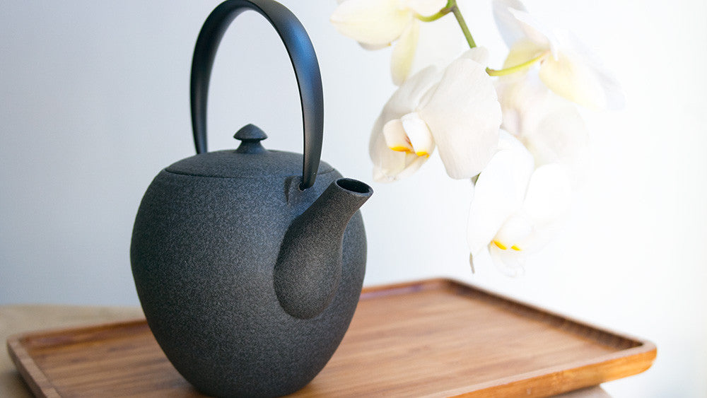 Wazuqu Mayu Small Cast-Iron Teapot - 350ml