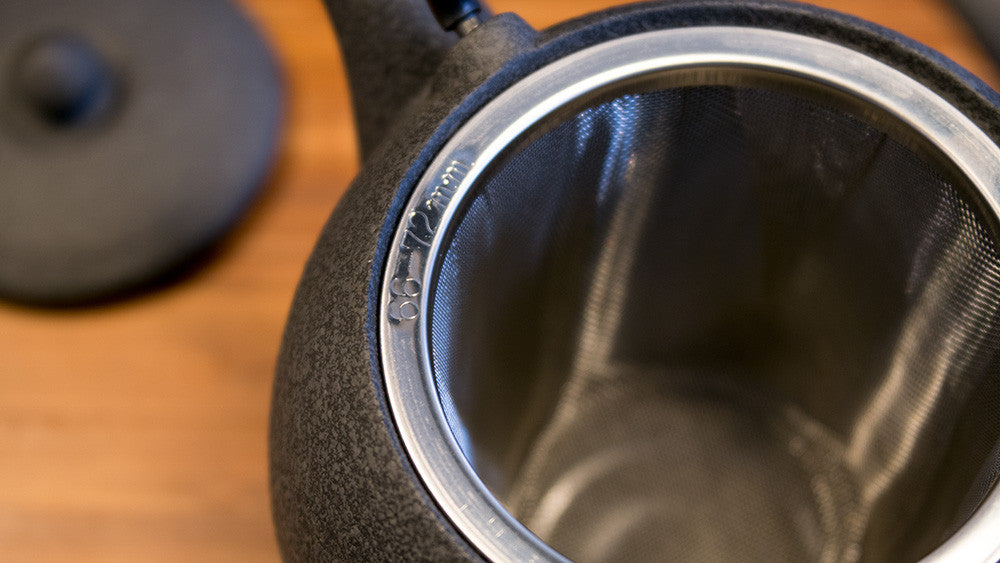 Wazuqu Mayu 550ml Cast-Iron Teapot